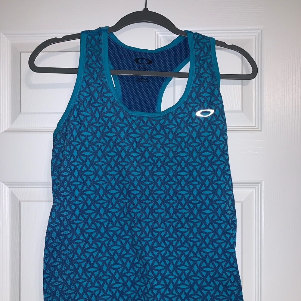 Oakley workout tank